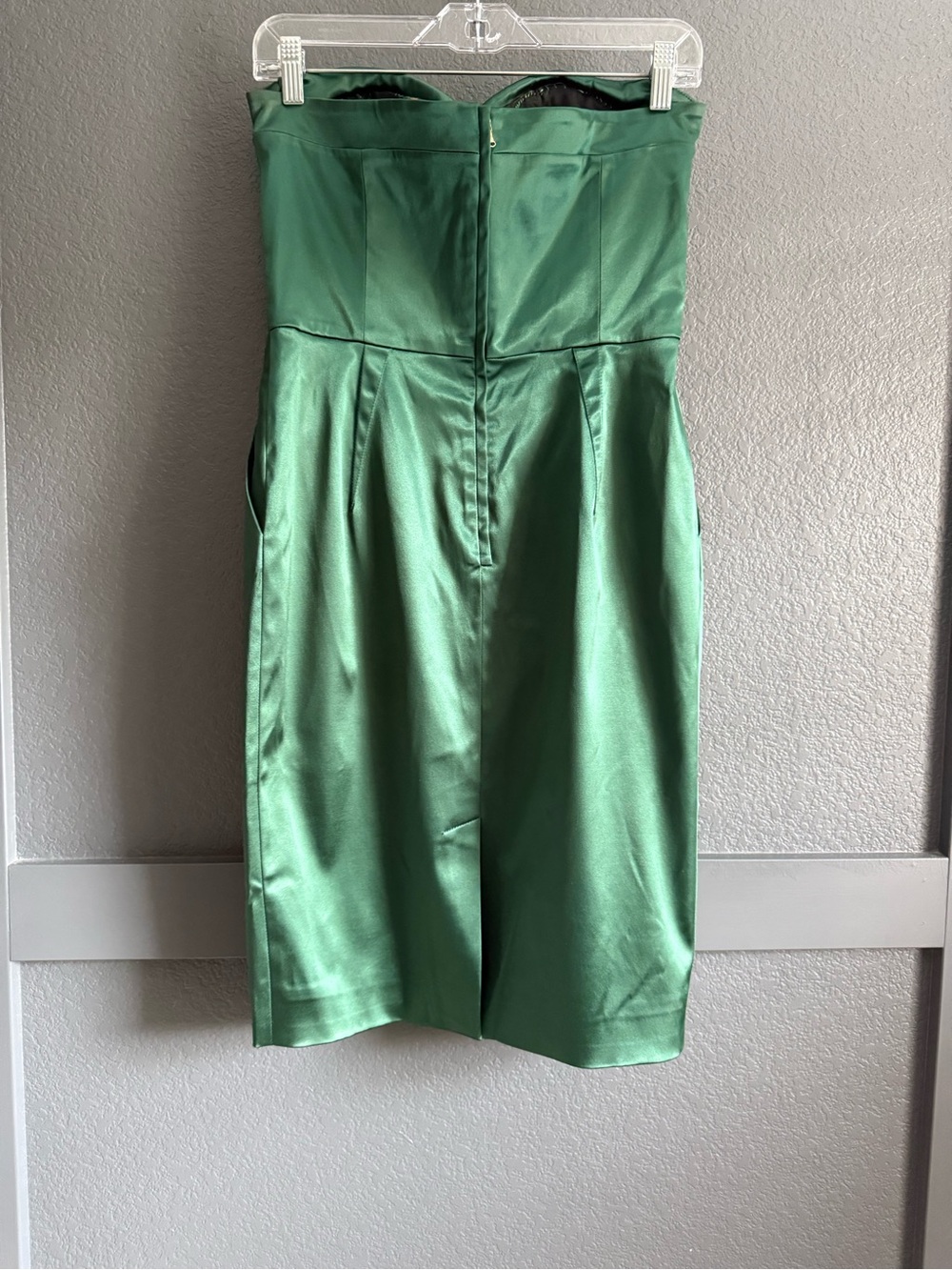DOLCE & GABBANA • Strapless Green Satin Sheath Dress - size 6 8 - Picture 4 of 5
